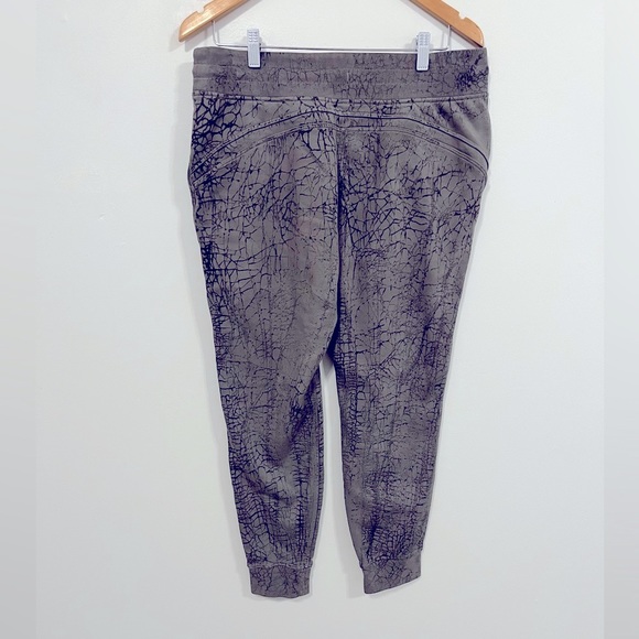 Lululemon Warm Down Jogger *7/8 Length Thread Dye Rover Black 12 - Picture 10 of 14